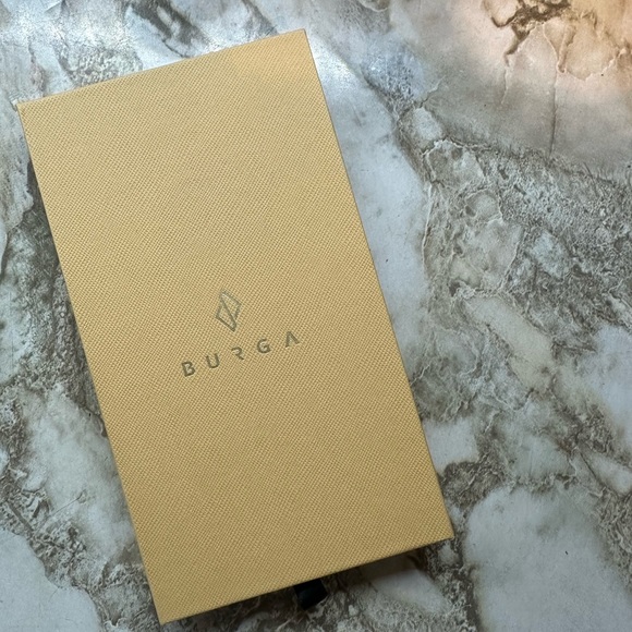 BURGA Pistachio Cheesecake Elite Gunmetal Trim MagSafe iPhone 14 Pro Case BNIB - Picture 5 of 6